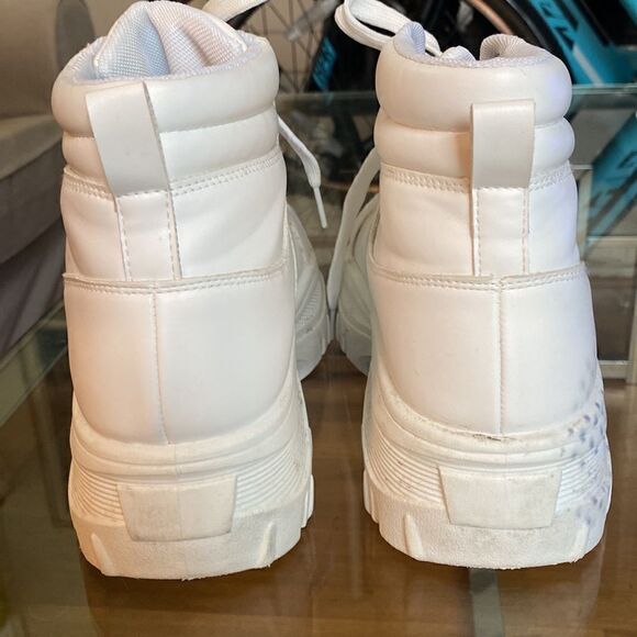 COPY - KRUSH Mens 7 Women’s 10. White hightop chunky boot - Picture 5 of 16